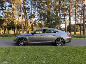 Skoda Superb 2022 1.4 TSI Plug In Hybrid - Image 4