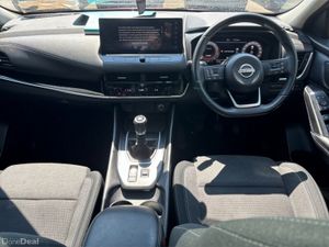 Nissan Qashqai 1.3 PET MILD HYBRID SV PREMIUM - Image 4