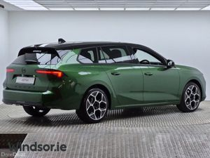 Opel Astra Tourer GS 1.5 Diesel Automatic - Image 3