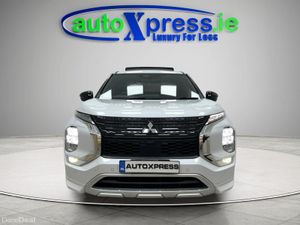 Mitsubishi Outlander PHEV 4WD, 7 Seats, Panoramic - Image 3