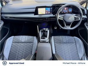 Volkswagen Golf 1.5 TSI 130HP R-Line - Image 2