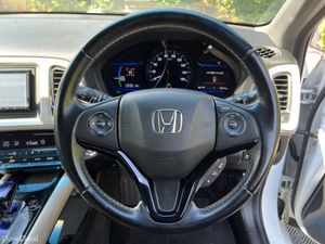 Honda Vezel 1.5 HYBRID AUTO // DIAMOND CUT ALLOYS - Image 4