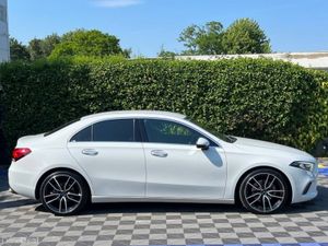 Mercedes-Benz A-Class A200d PREMIUM AUTO // FULL S - Image 2