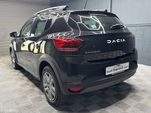 Dacia Sandero STEPWAY EXPRESSION TCE 90 NBI - Image 2
