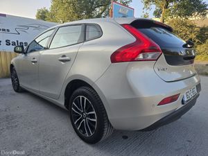 162 Volvo V40 2.0D D2 (120hp) Momentum Ed - Image 4