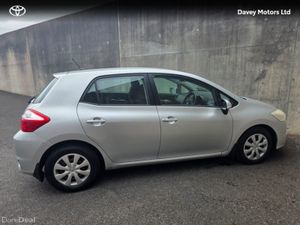 Toyota Auris MC 1.4 D-4D TERRA 5DR - Image 3