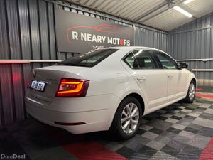 2018 Skoda Octavia AMBITION 1.0TSI 115HP Manual - Image 3