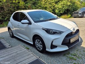 Toyota Yaris 1.5 Hybrid 2021 - Image 2