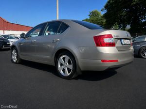 16 Skoda Octavia 1.6 TDI STYLE GOOD SPEC LOW KMS - Image 4