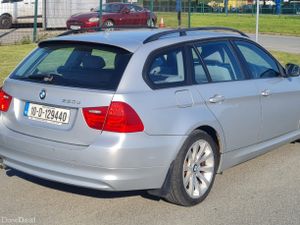 BMW 3-Series 2010 - Image 3