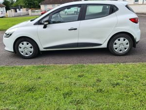 Renault Clio 2013 1.2 Low km - Image 3