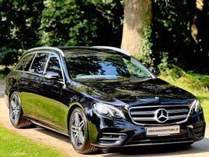 E220 AMG LINE ESTATE * LOW KMS * - Image 2