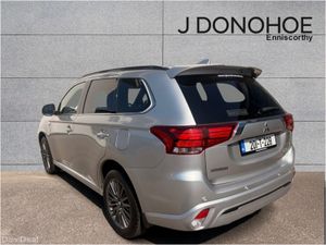 Mitsubishi Outlander 2.4L Plug-in EV S-Edition 5 s - Image 2