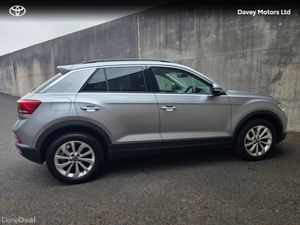 Volkswagen T-Roc LIFE 1.0 TSI MANUAL 6SPEED FWD 11 - Image 3