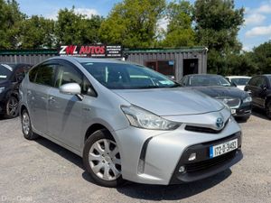 17 Toyota Prius Alpha - Image 2