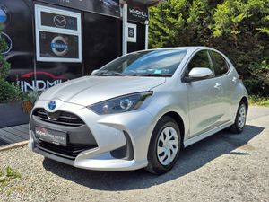 Toyota Yaris 1.5 Hybrid Automatic - Image 3