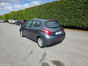 Peugeot 208 2014 1.0 vvti - Image 4