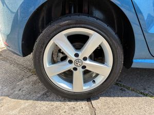 Volkswagen Polo DBA-6RCJZ - Image 3