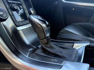 Volvo XC60 D4 2.0 R-DESIGN AUTOMATIC GT 5DR - Image 2