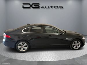 Jaguar XF 2.0 D PORTFOLIO 180PS AUTO 4DR - Image 2