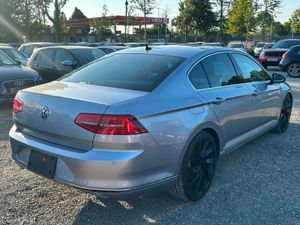 Volkswagen Passat 2.0L Diesel TDI ELEGANCE LINE - - Image 3