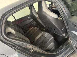 Volkswagen Golf R-LINE TDI - Image 4