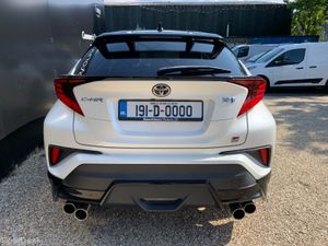 TOYOTA C-HR 1.8 HYBRID PETROL GR SPORT - Image 4
