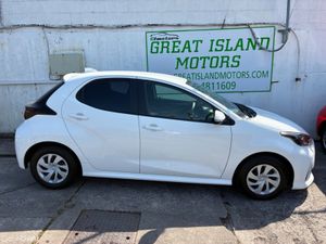 Toyota Yaris 1.5i X HYBRID AUTOMATIC - Image 4