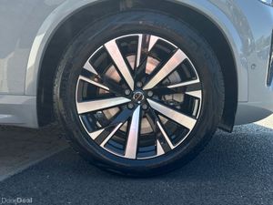 Volvo XC90 XC90 T8 Plus Dark AWD PHEV--Integrated - Image 4