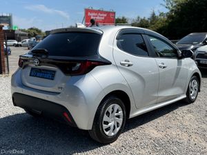 2020 Toyota Yaris 1.5 PETROL HYBRID AUTO - Image 3