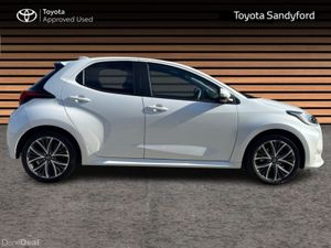 Toyota Yaris 1.5 HYBRID PLATINUM // PAN ROOF // PA - Image 3