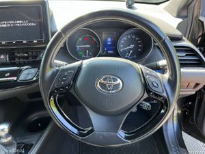 Toyota C-HR 1.8 HYBRID AUTO // DUAL ZONE CLIMATE C - Image 4