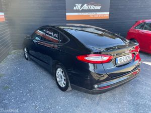 Ford Mondeo ZETEC 1.6 TDCI 115PS 4DR - Image 4
