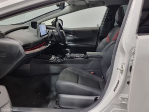 Toyota Prius ** HUGE SPEC ** Z MODEL ** 2.0 HEV ** - Image 4