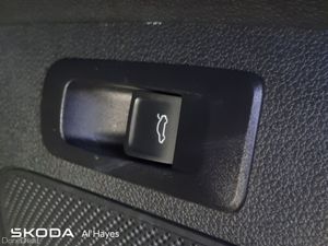 Skoda Karoq **PANORAMIC SUNROOF**ELECTRIC BOOT**ST - Image 3