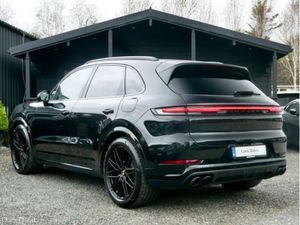 Porsche Cayenne 3 0 V6 E Hybrid, HIGH SPEC, SPORT - Image 4