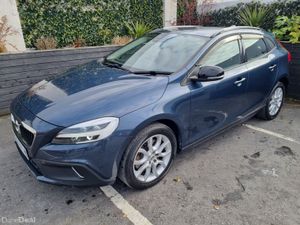 Volvo V40 2.0D4 CROSS COUNTRY / HIGH SPEC / LOW MI - Image 3