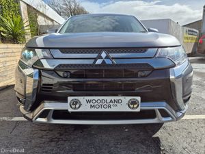 Mitsubishi Outlander 2.4 PHEV / INTENSE SAFETY PAC - Image 4