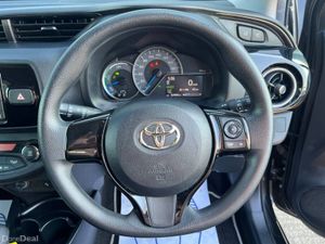 Toyota Yaris 1.5 HYBRID AUTO // 14" ALLOYS // NEW - Image 4