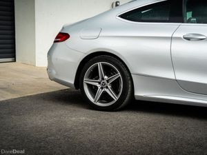 Mercedes-Benz C-Class C 220 D AMG LINE - Image 4