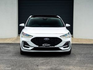 Ford Focus St-line Auto Diesel *Pan roof* - Image 2
