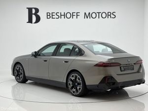 BMW i5 40-M SPORT PRO=HUGE SPEC//RARE COLOUR//1 OW - Image 3