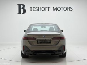 BMW i5 40-M SPORT PRO=HUGE SPEC//RARE COLOUR//1 OW - Image 4