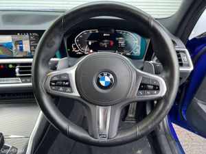 BMW 3-Series 330e M-SPORT COMPETITION 2.0 HYBRID * - Image 4