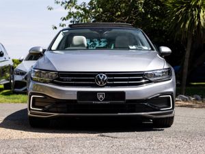 Volkswagen Passat GTE Premium - Image 4