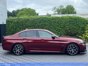 BMW 5-Series LCI M-SPORT 3.0 D AUTO // APPLE CARPL - Image 2