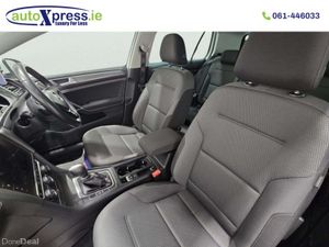 Volkswagen Golf 1.2 TSI Automatic, Reversing camer - Image 4