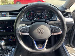 Volkswagen Passat GTE 1.4 HYBRID 218 BHP // FULL S - Image 4