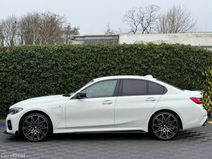BMW 3-Series 330e M-SPORT COMPETITION 2.0 HYBRID / - Image 3