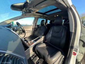 Volvo XC60 D4 CLASSIC 2.0 D // TILT & SLIDE PAN RO - Image 2